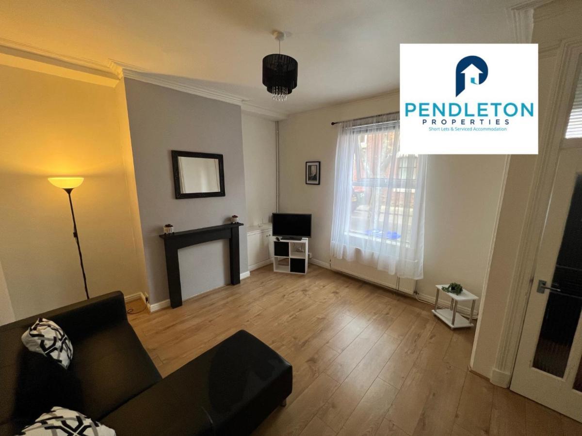 Modern 3 Bed House With Free Parking And Wi-Fi Βίλα Πρέστον Εξωτερικό φωτογραφία